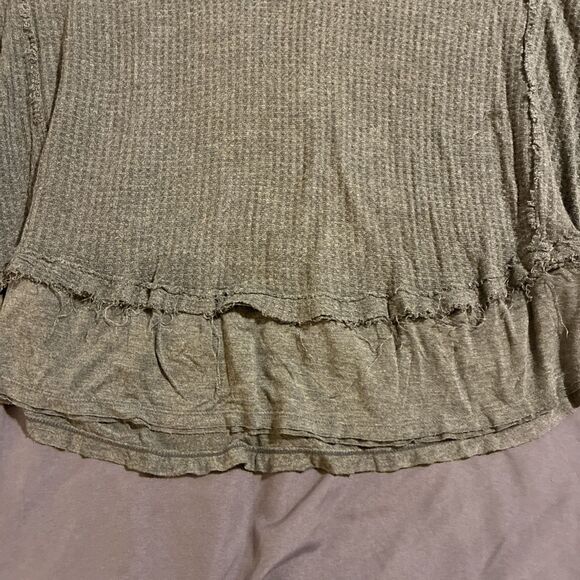 We The Free Long Sleeve Boho Waffle Knit Flowy Top Women's Large Green - Picture 4 of 9